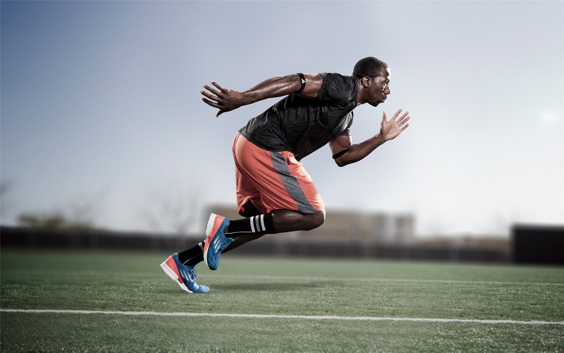 青少年足球联赛精彩纷呈，目标培养未来明星，青少年足球选拔